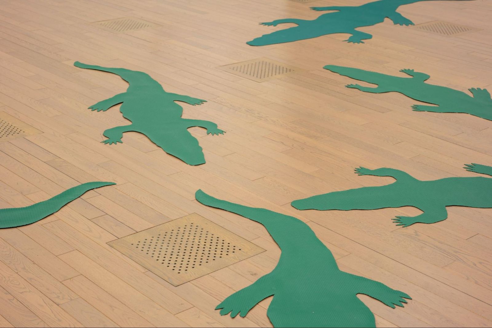 現実と仮想、内容と容器、社会の過渡期を軽やかに乗り越えるDOUBLE